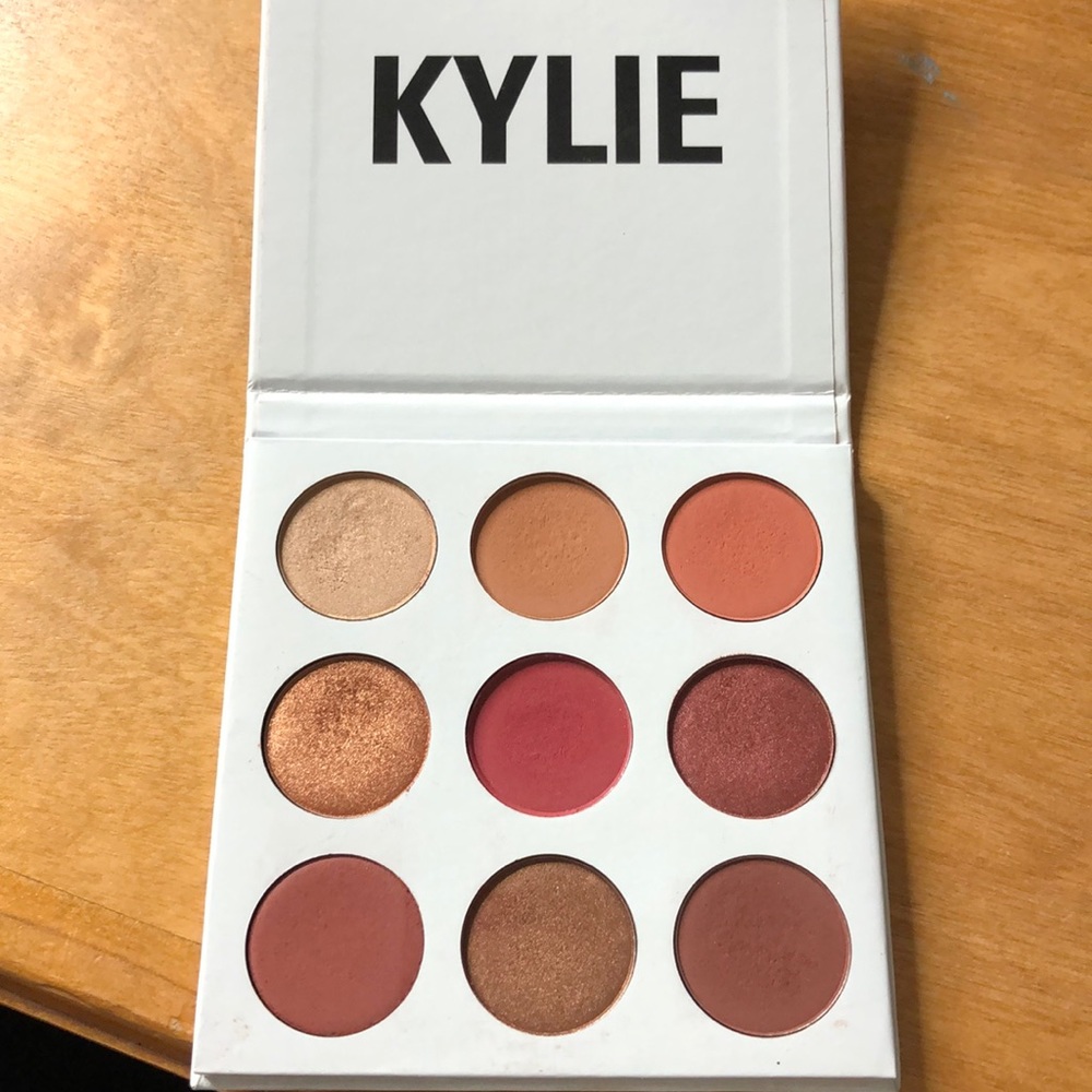 Kylie The Burgundy Palette